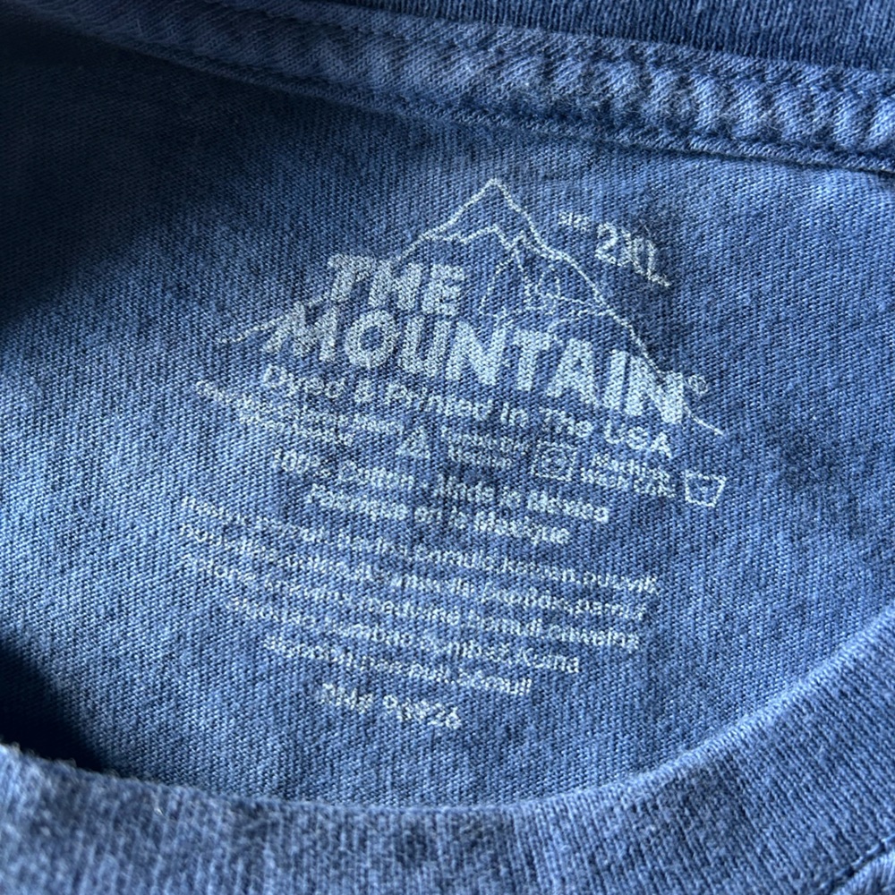 VTG The Mountain Shirt BUNDLE Mens XXL Blue Black Wolf American Flag Tie Dye USA - Picture 9 of 14